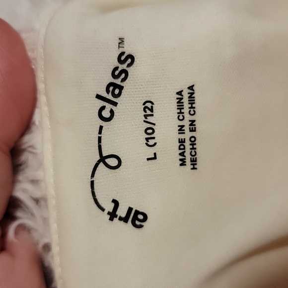 Beautiful feathery sweater - Picture 4 of 6